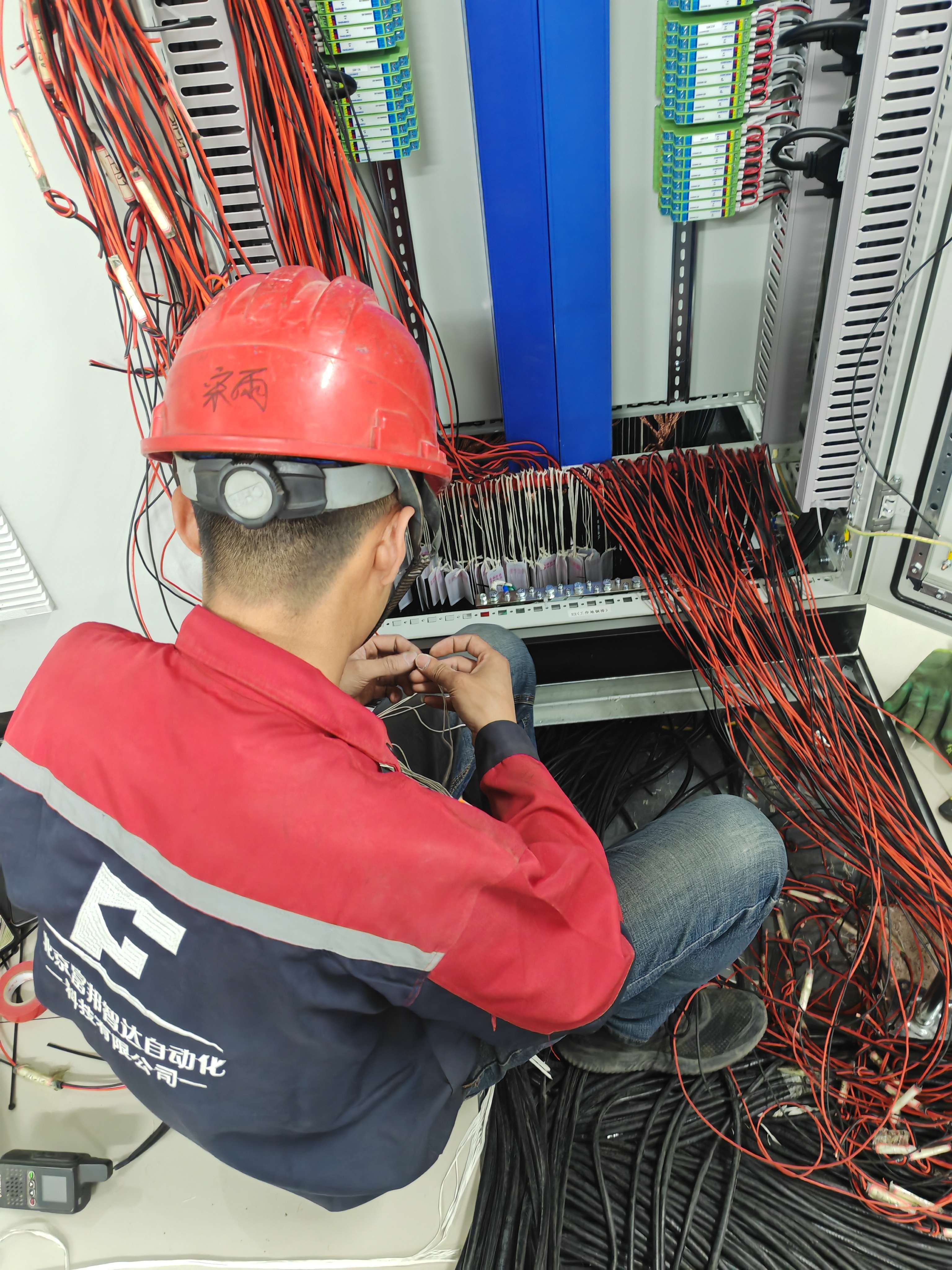 某施工现场自控柜接线掠影